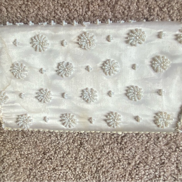 Vintage Beaded envelope clutch bag with snap closure. - Picture 2 of 4